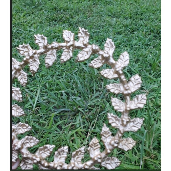 Two golden Metal hanging wall decoration discharger circles 7" - Picture 3 of 5